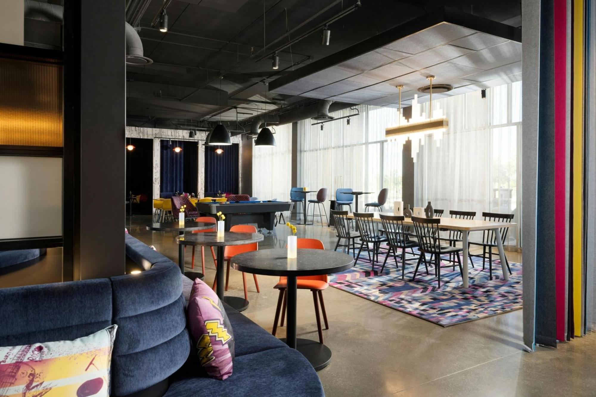 Aloft Waukee Hotel Екстериор снимка