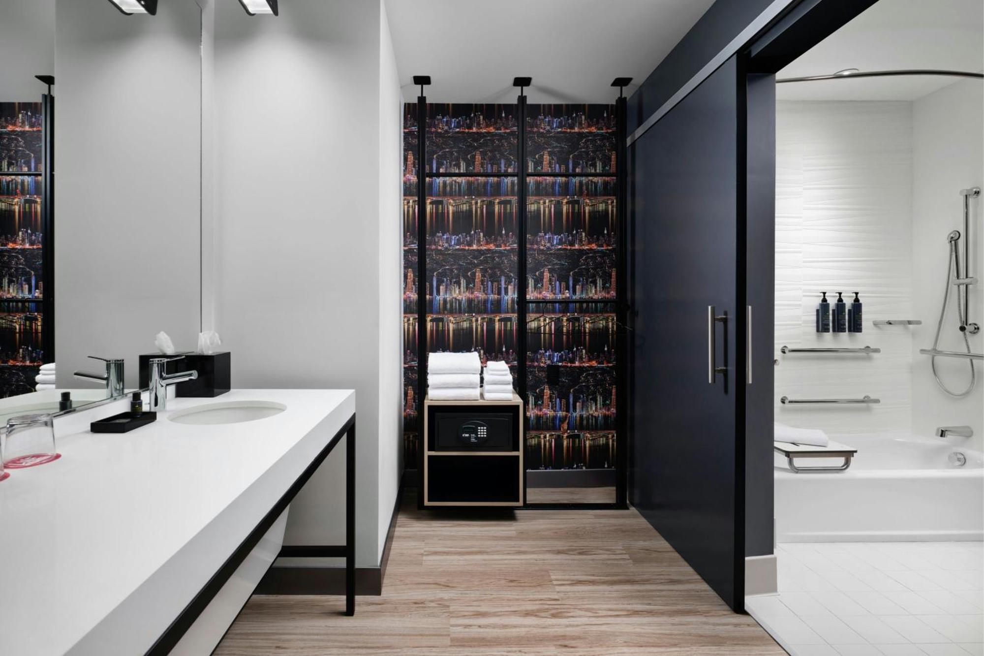 Aloft Waukee Hotel Екстериор снимка