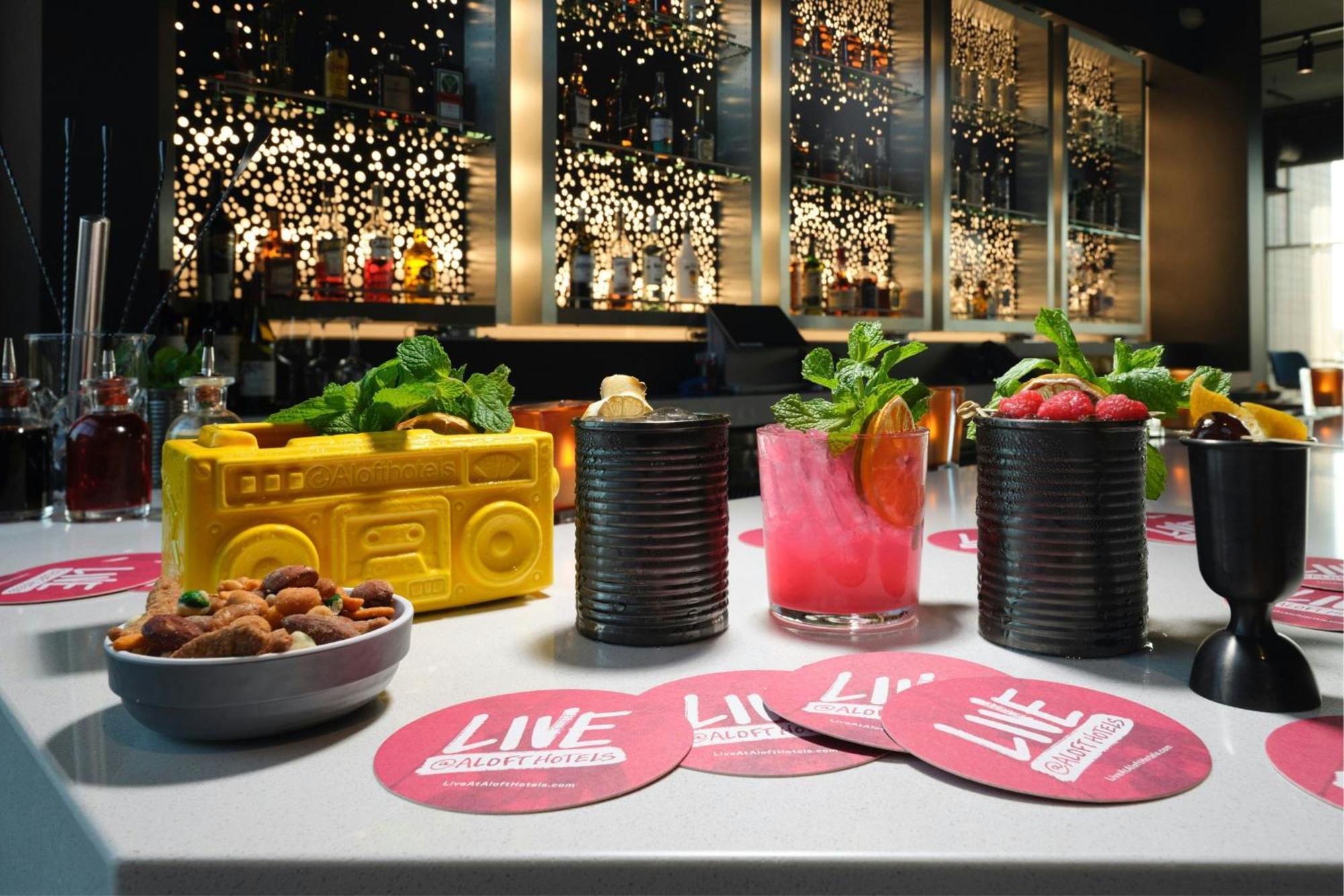 Aloft Waukee Hotel Екстериор снимка