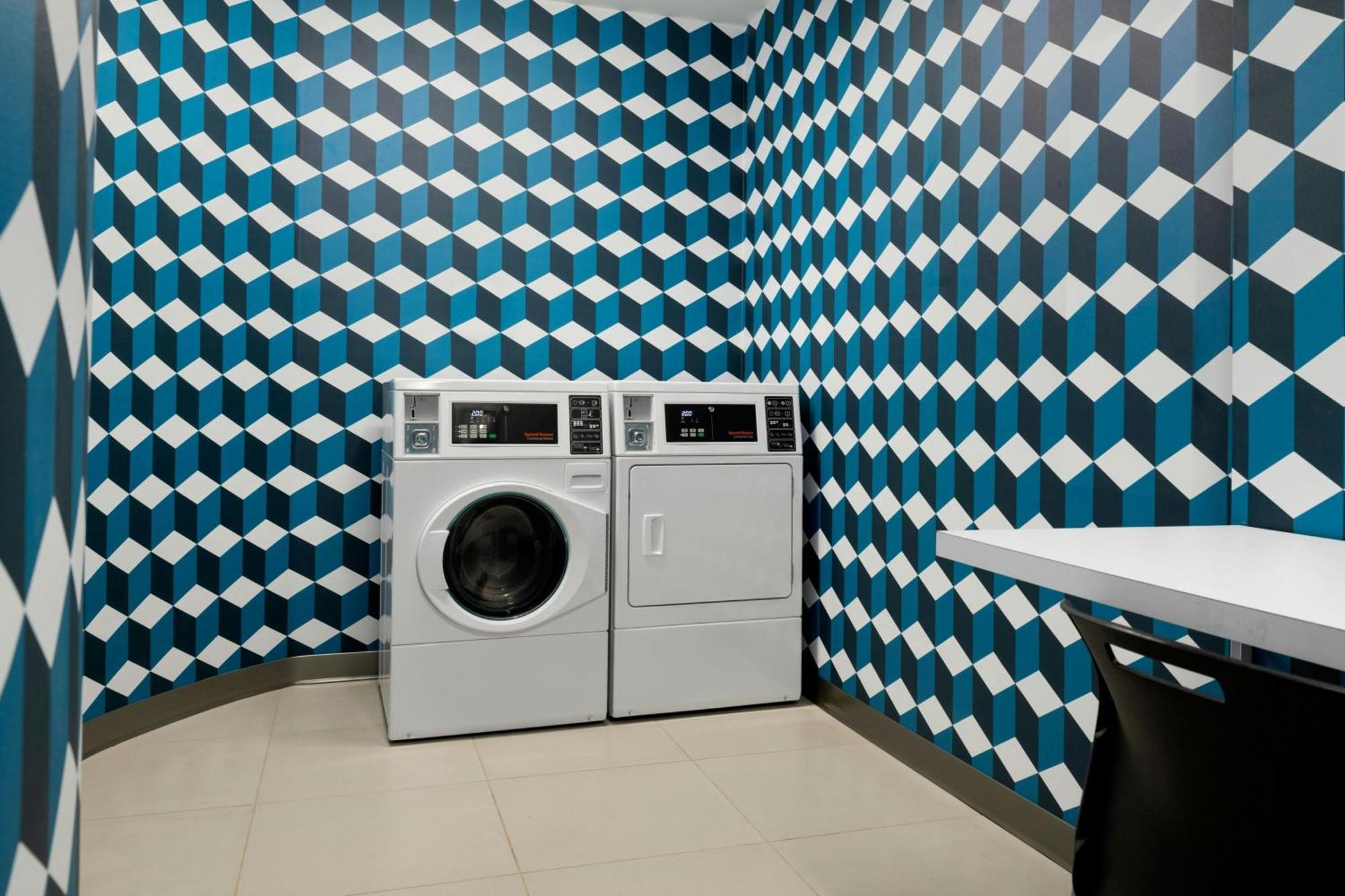 Aloft Waukee Hotel Екстериор снимка
